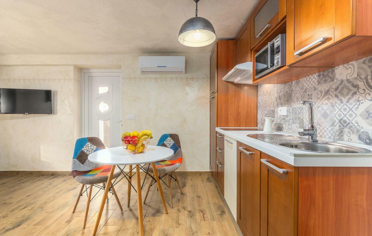 Villa Stephany ポレッチ エクステリア 写真